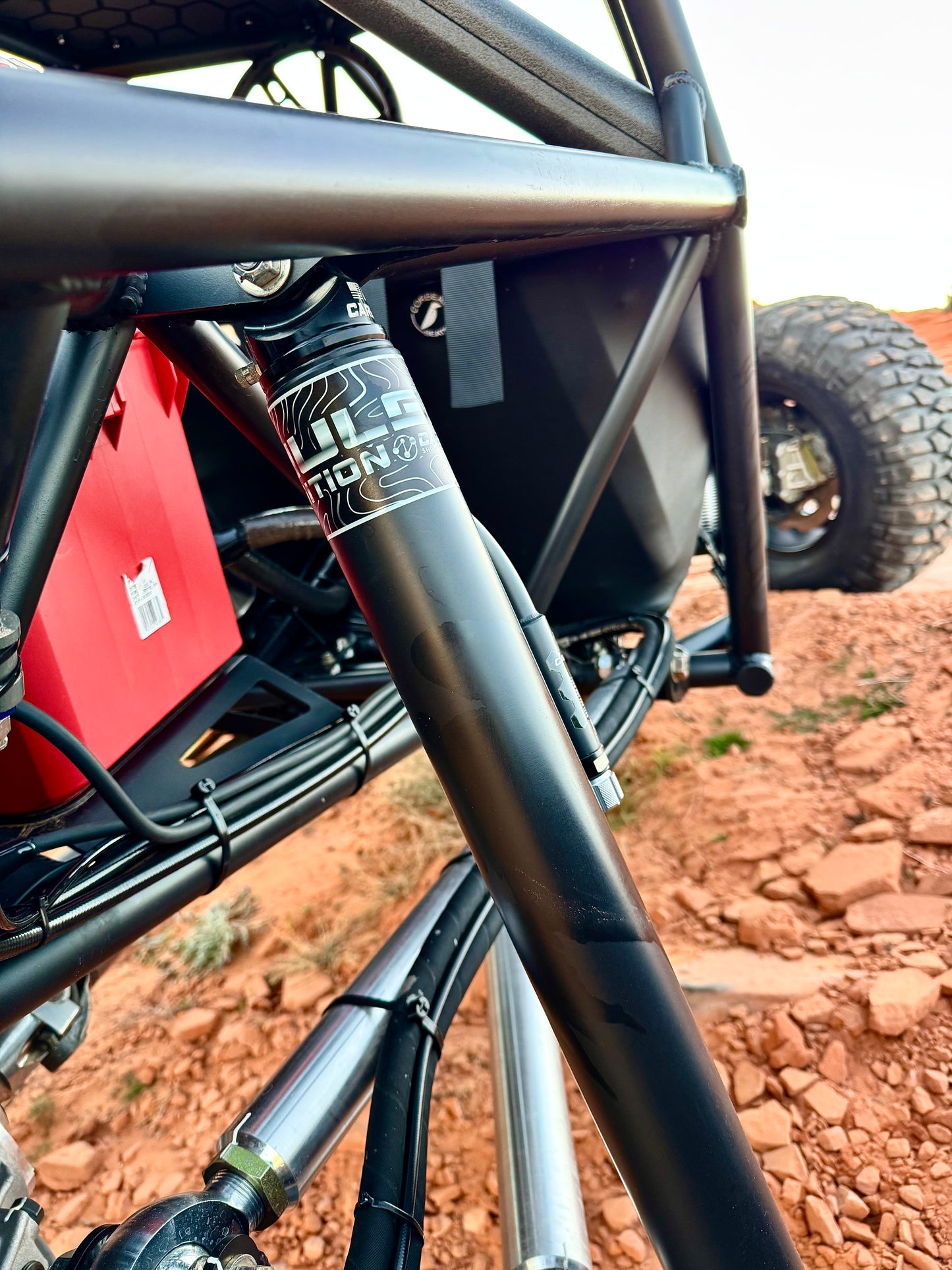 Hulse Edition Carbon 2.5" 2-Tube Bypass Airshock - Pre-Order 20% Deposit